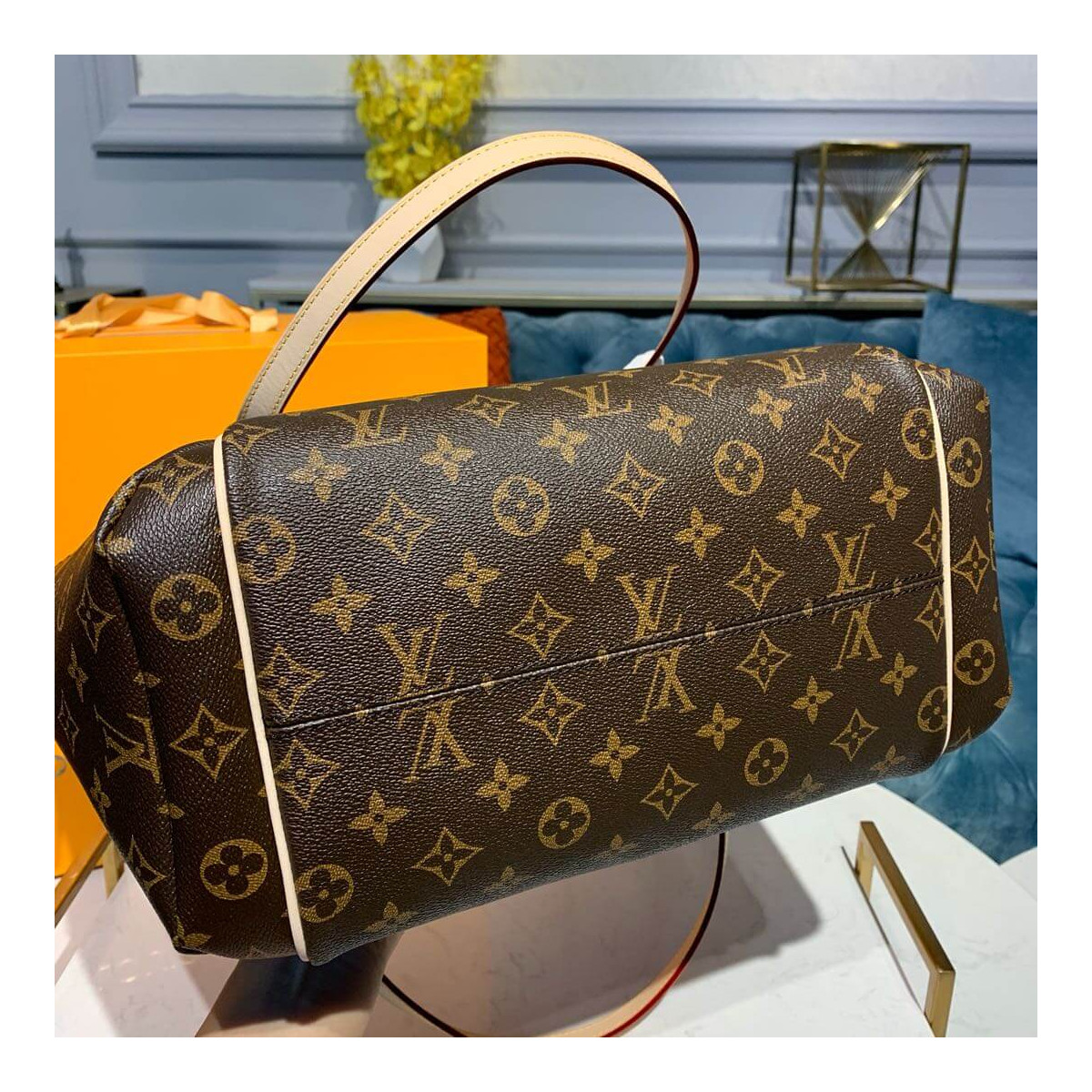 Louis Vuitton Monogram Canvas Totally MM M56689