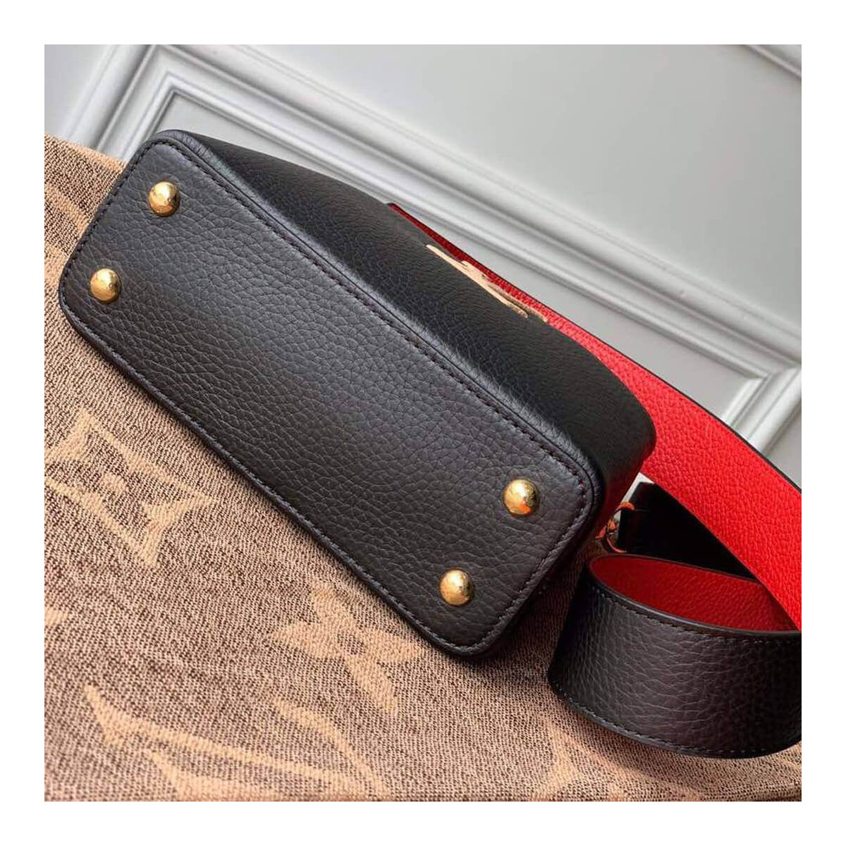 Louis Vuitton Capucines Mini M56071 Black/Red