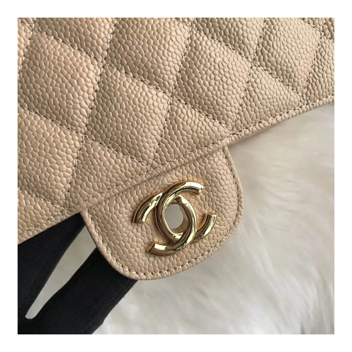 Chanel Caviar Calfskin Classic Flap Bag A01112