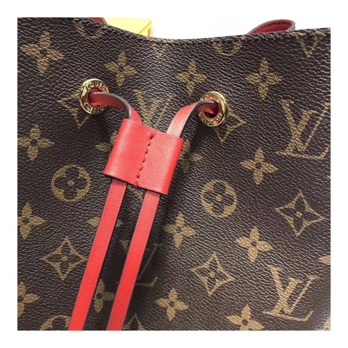 Louis Vuitton Monogram Canvas NeoNoe M44021