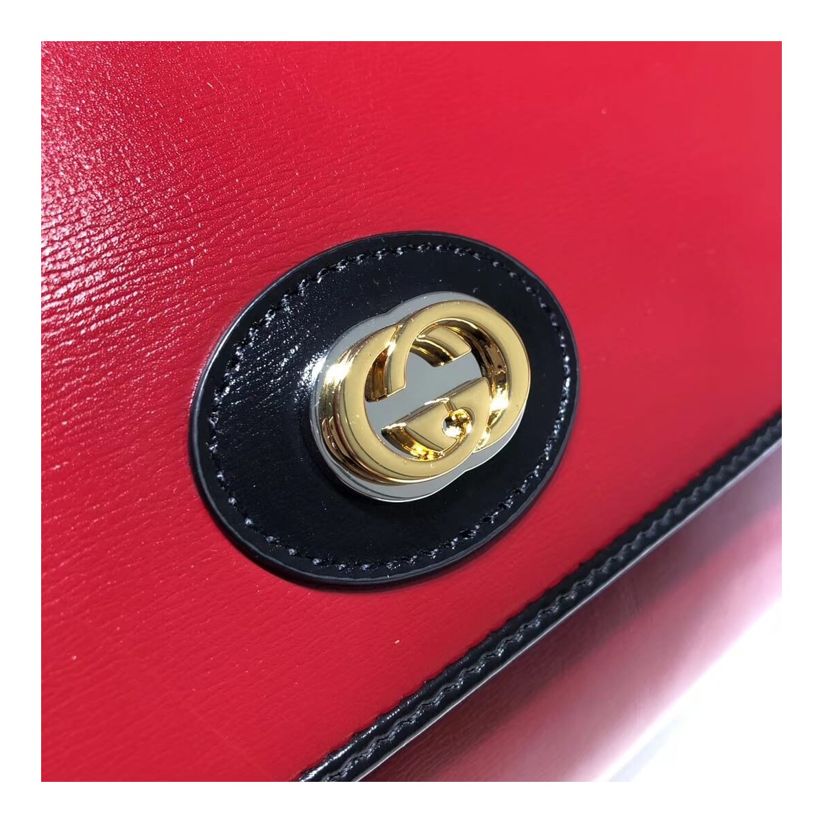 Gucci Leather Small Shoulder Bag 576421