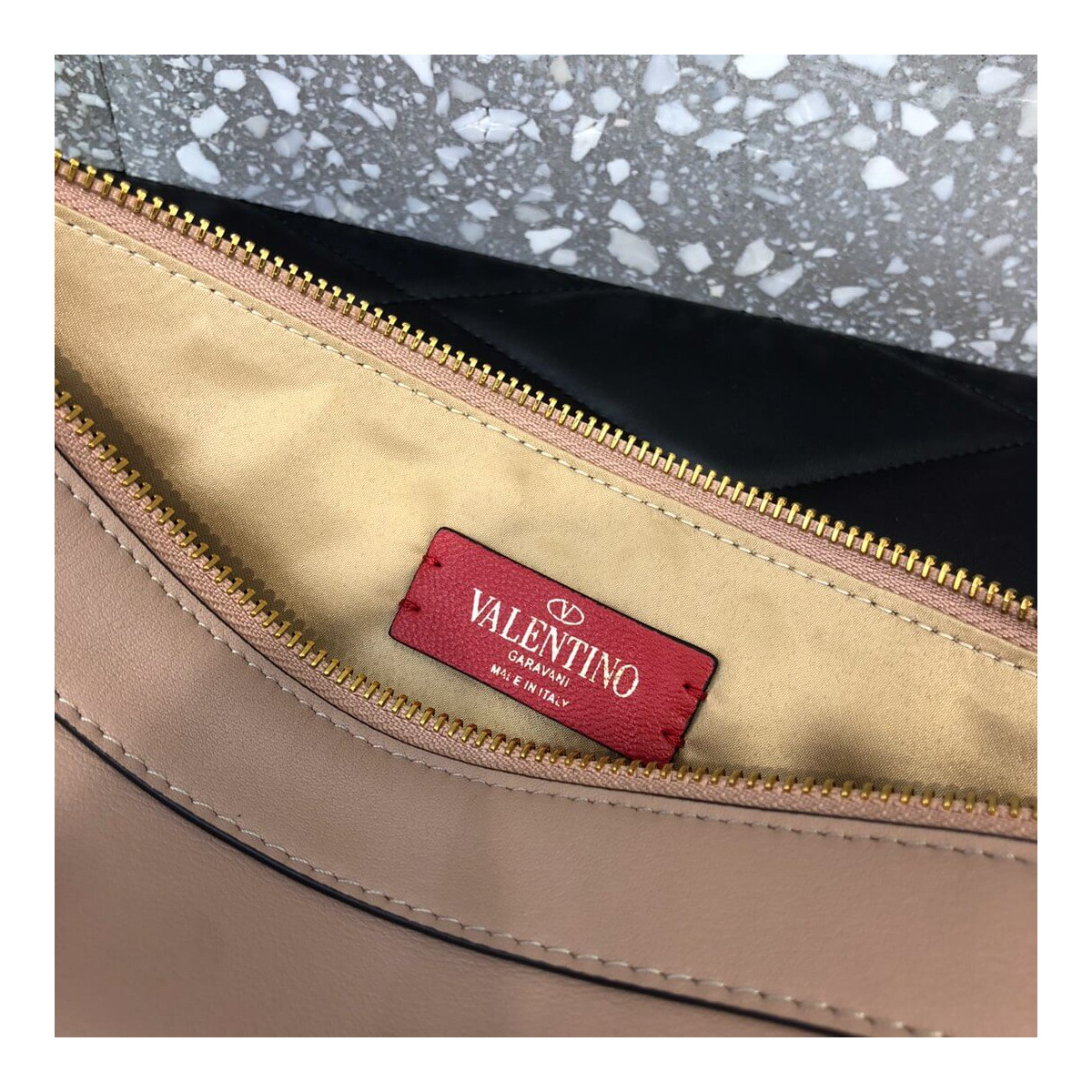 Valentino Garavani V-Ring Pouch A0269