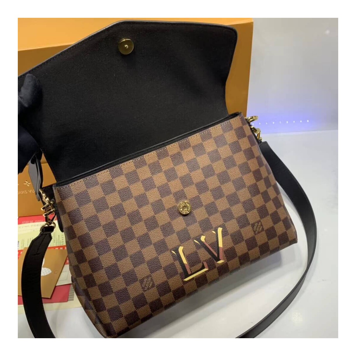 Louis Vuitton Damier Ebene Canvas Beaubourg MM N40176