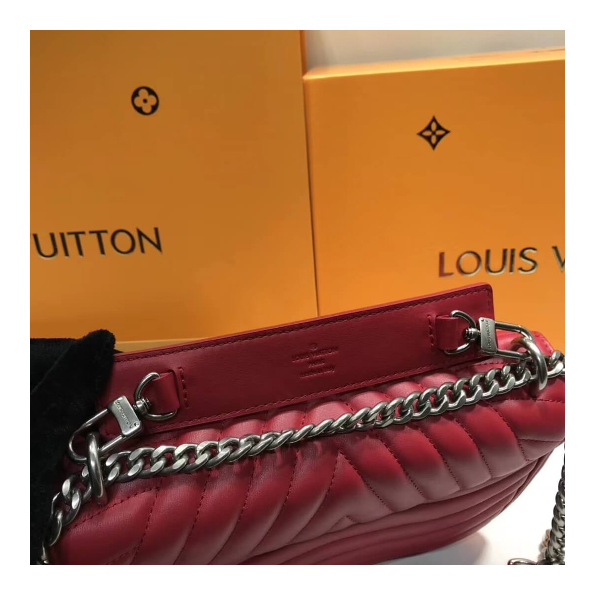 Louis Vuitton New Wave Chain Bag MM M51946