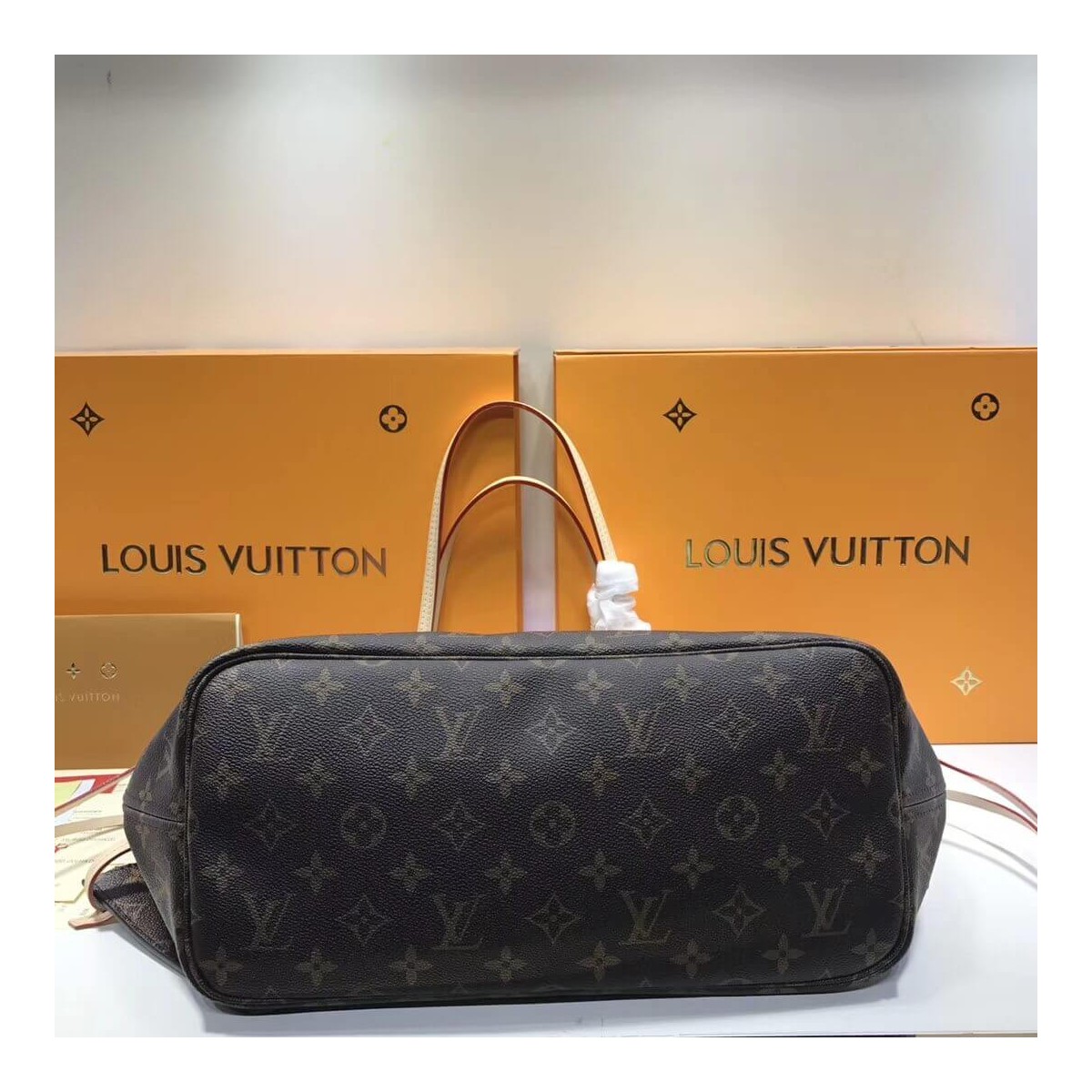 Louis Vuitton Monogram Canvas Neverfull MM M43988