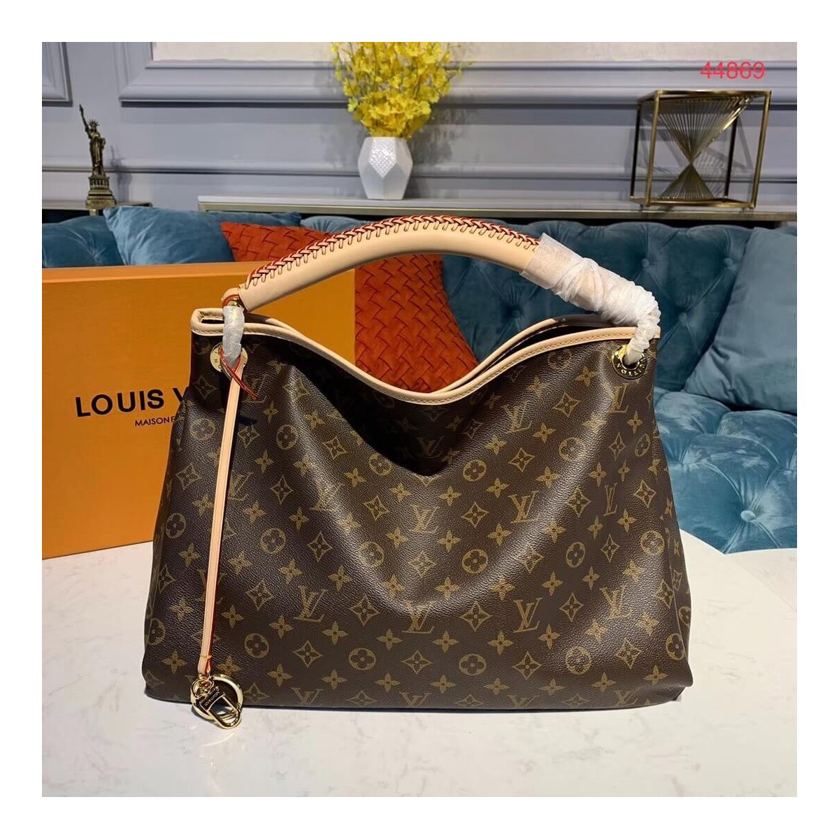 Louis Vuitton Monogram Canvas Artsy MM M44869