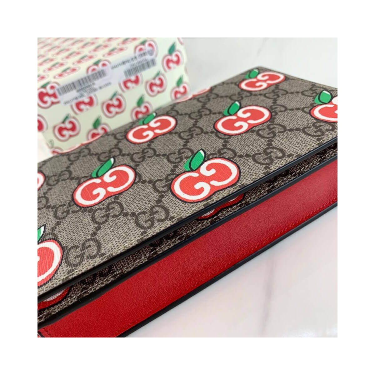 Gucci GG Apple Print Chain Card Case Wallet 634275