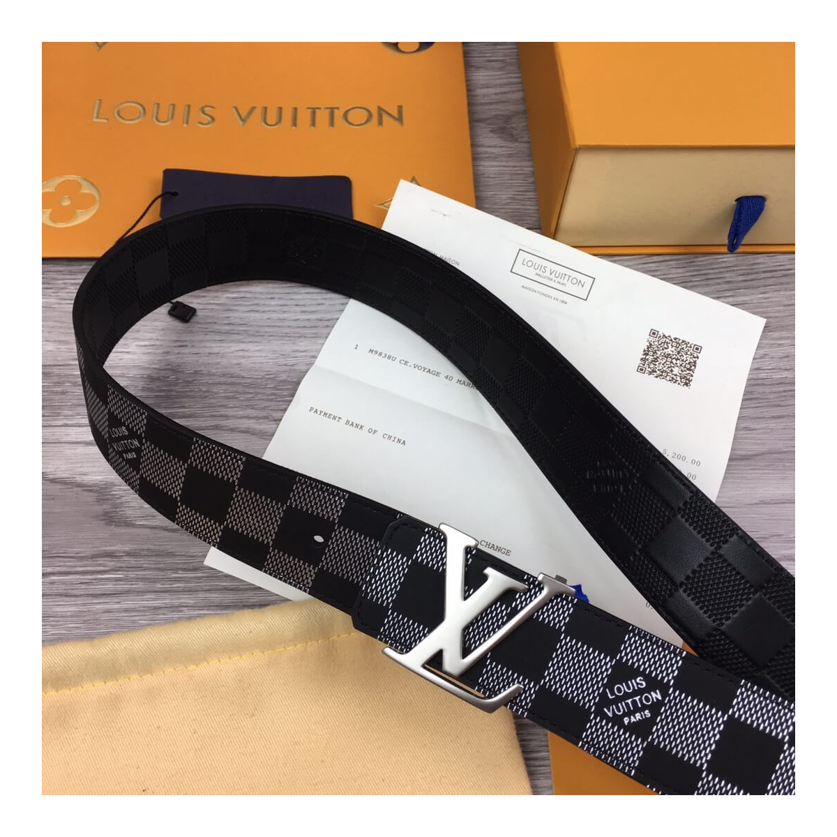 Louis Vuitton Initiales 40mm Belt M1017