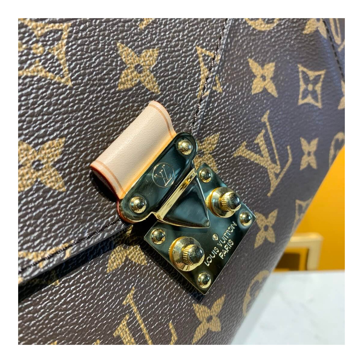 Louis Vuitton Monogram Canvas Metis M40781