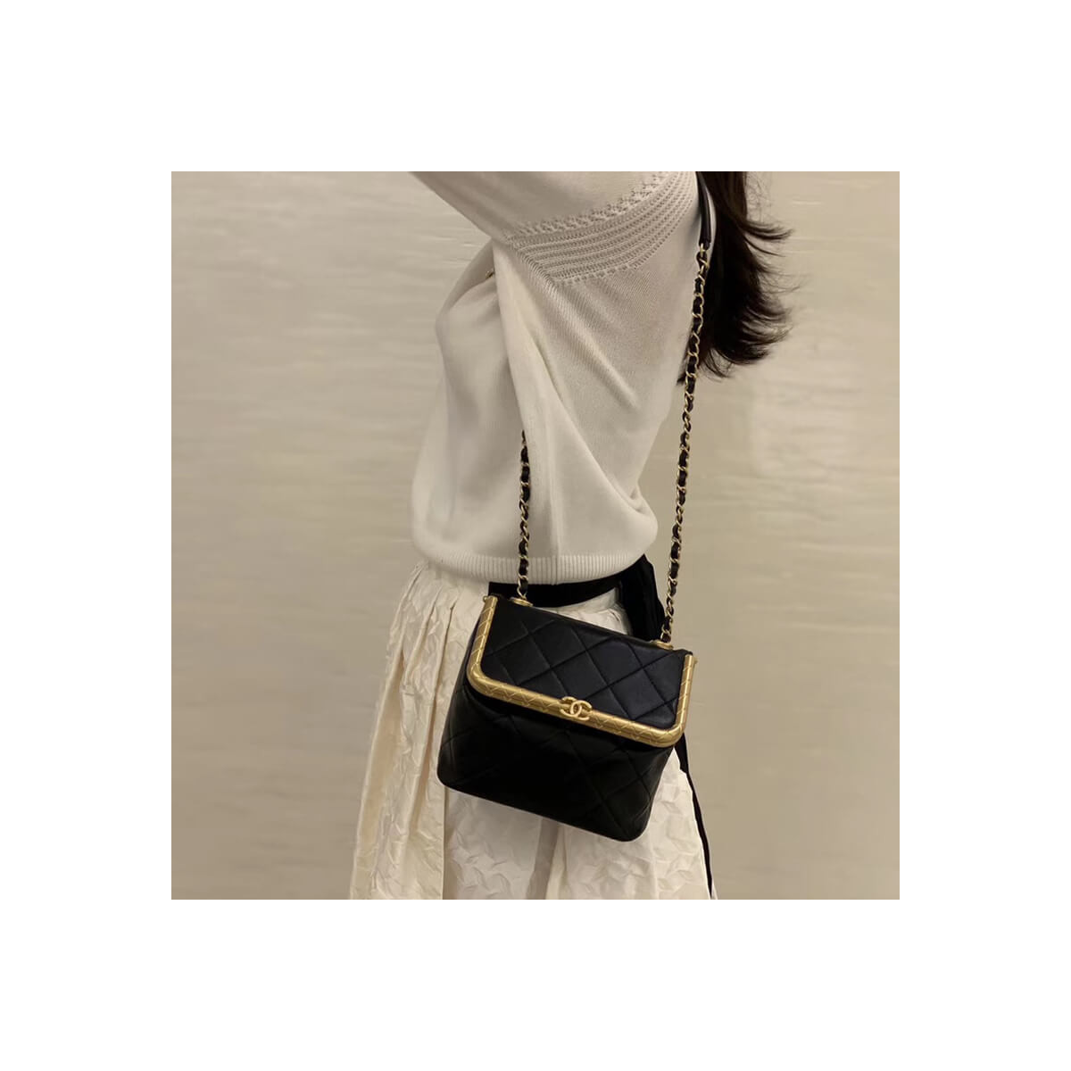 Chanel Lambskin Kiss-Lock Clasp Bag AS1886