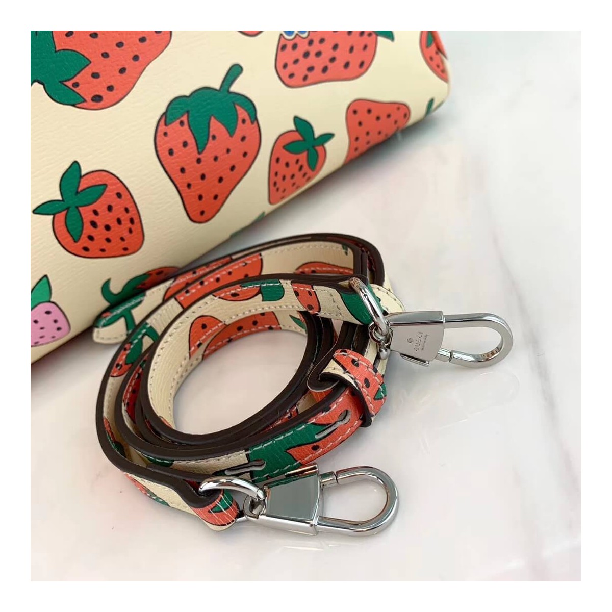 Gucci Zumi Strawberry Print Medium Top Handle Bag 564714