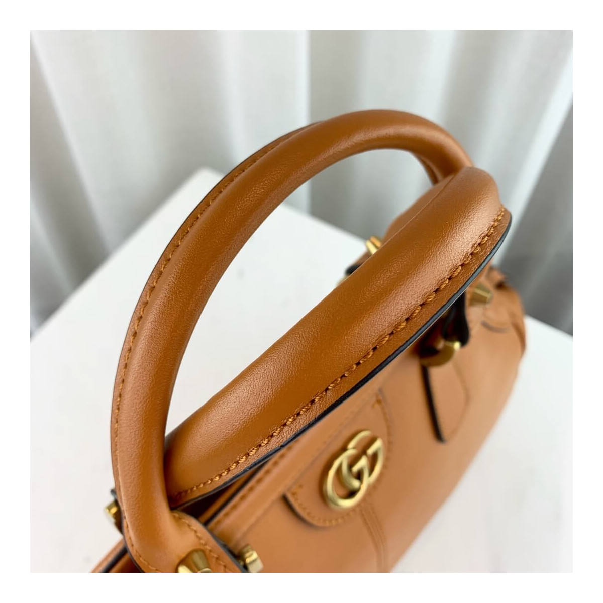 Gucci RE(BELLE) Medium Top Handle Bag 516459