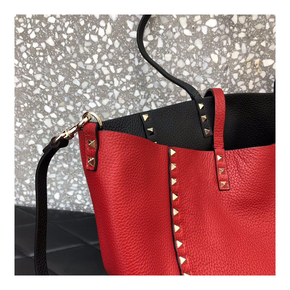 Valentino Garavani Medium Double Rockstud Reversible Tote Bag 0067J Black/Red