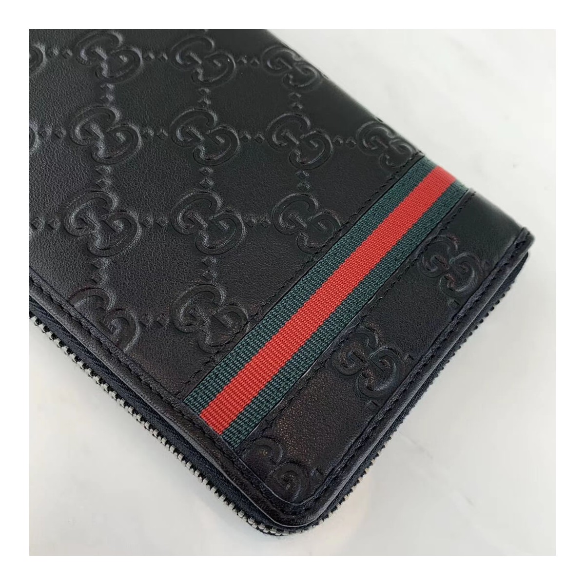 Gucci Signature Zip Around Wallet 291105