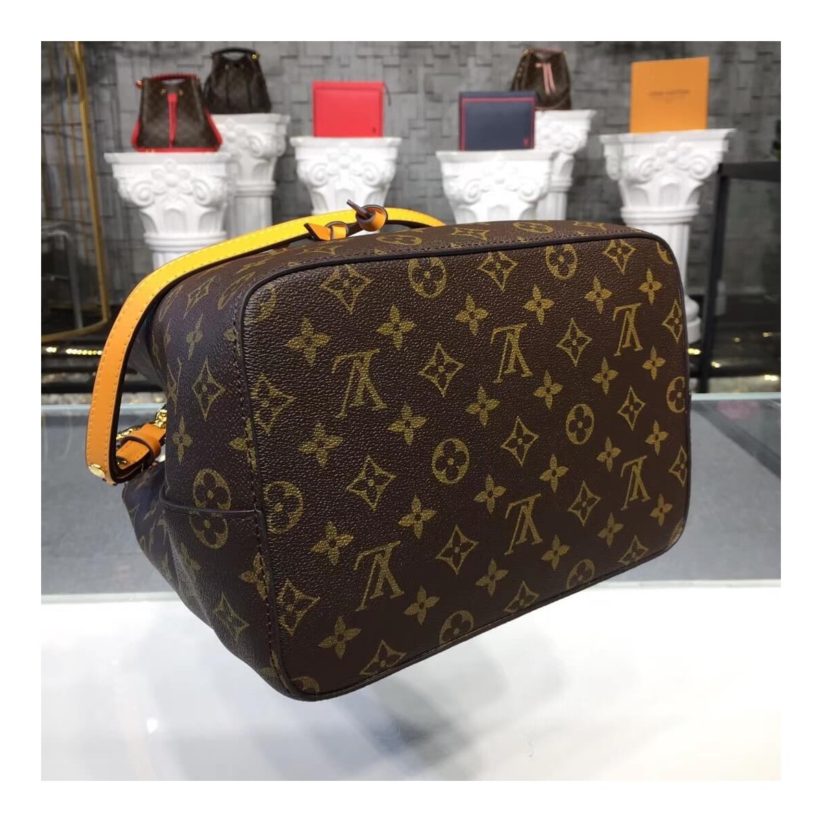 Louis Vuitton Monogram Canvas NeoNoe M43985