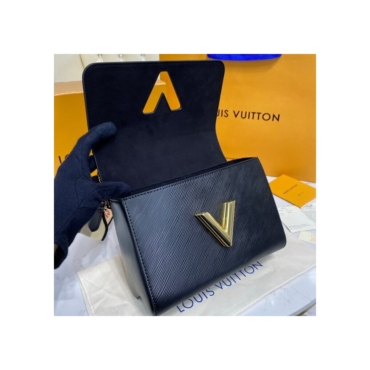 Louis Vuitton Twist MM M57505 M57506