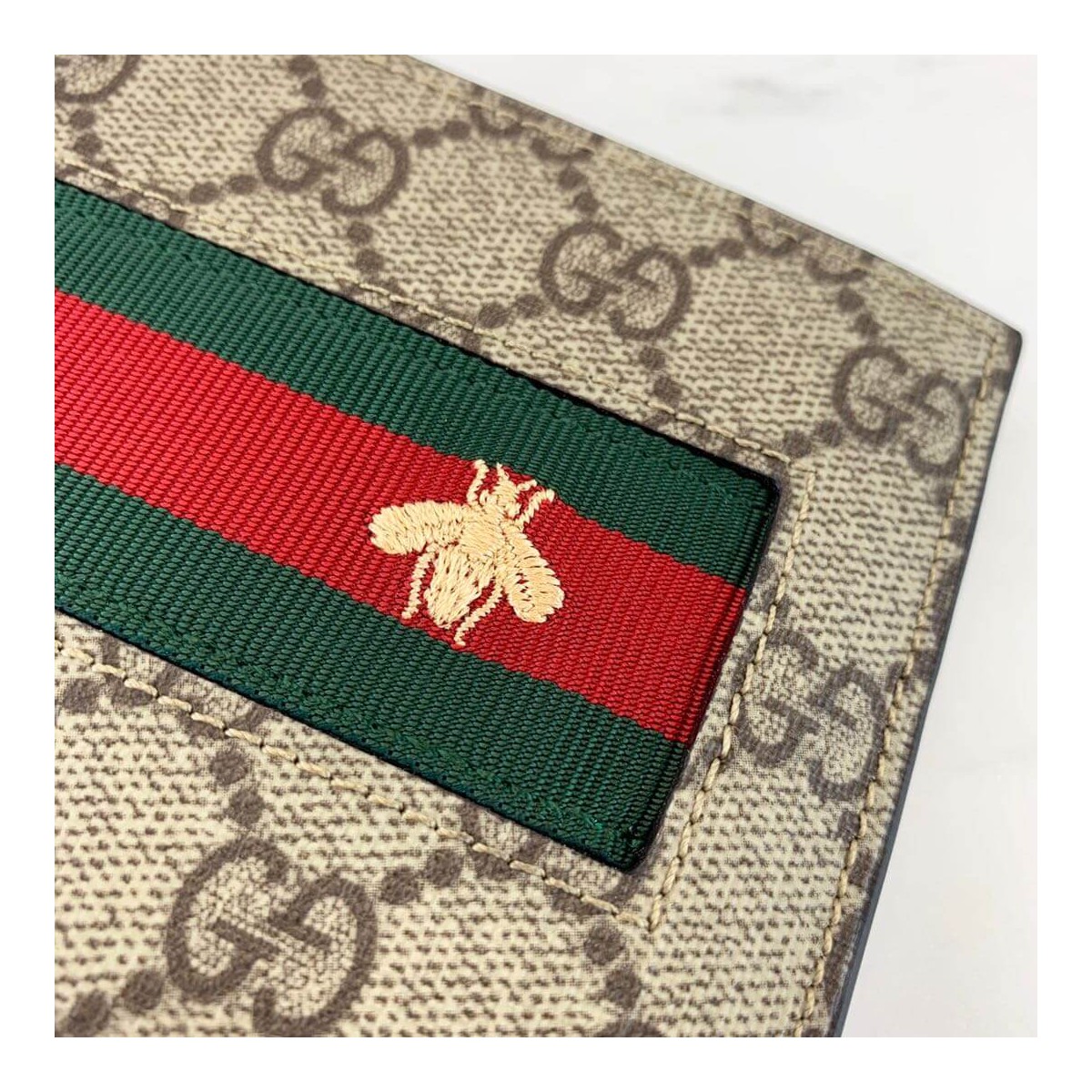 Gucci Web GG Supreme Wallet 408827