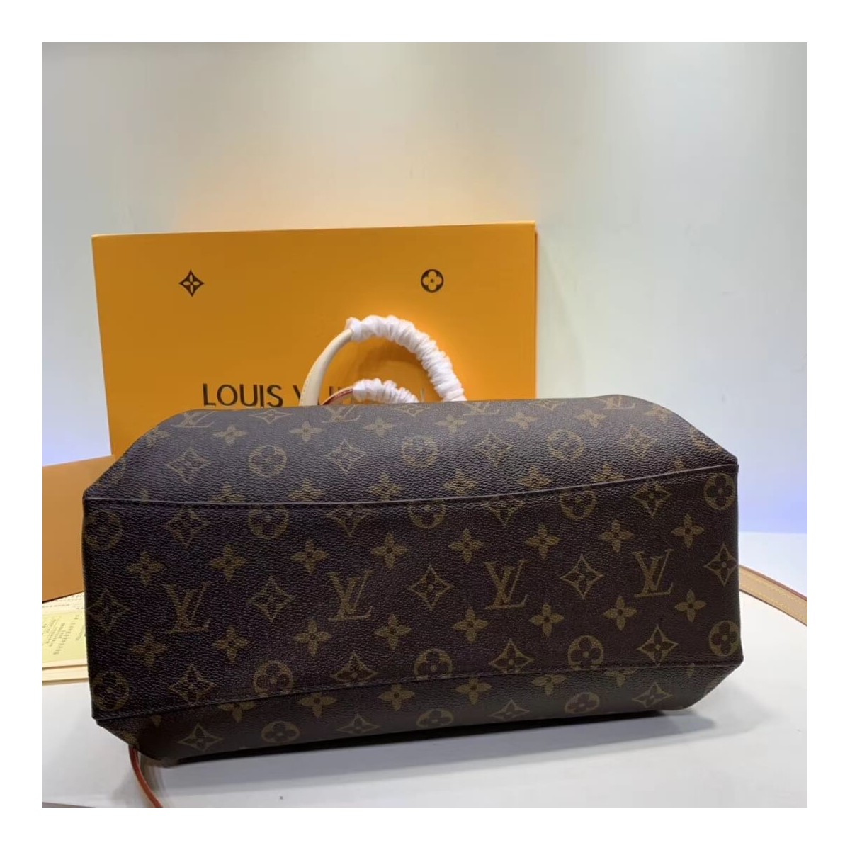 Louis Vuitton Monogram Canvas Rivoli MM M44546