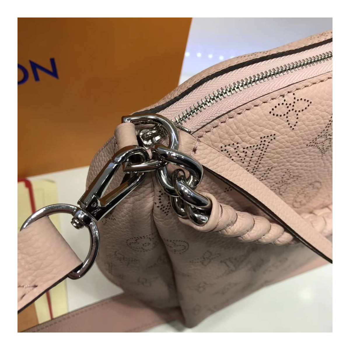 Louis Vuitton Babylone Chain BB M51219