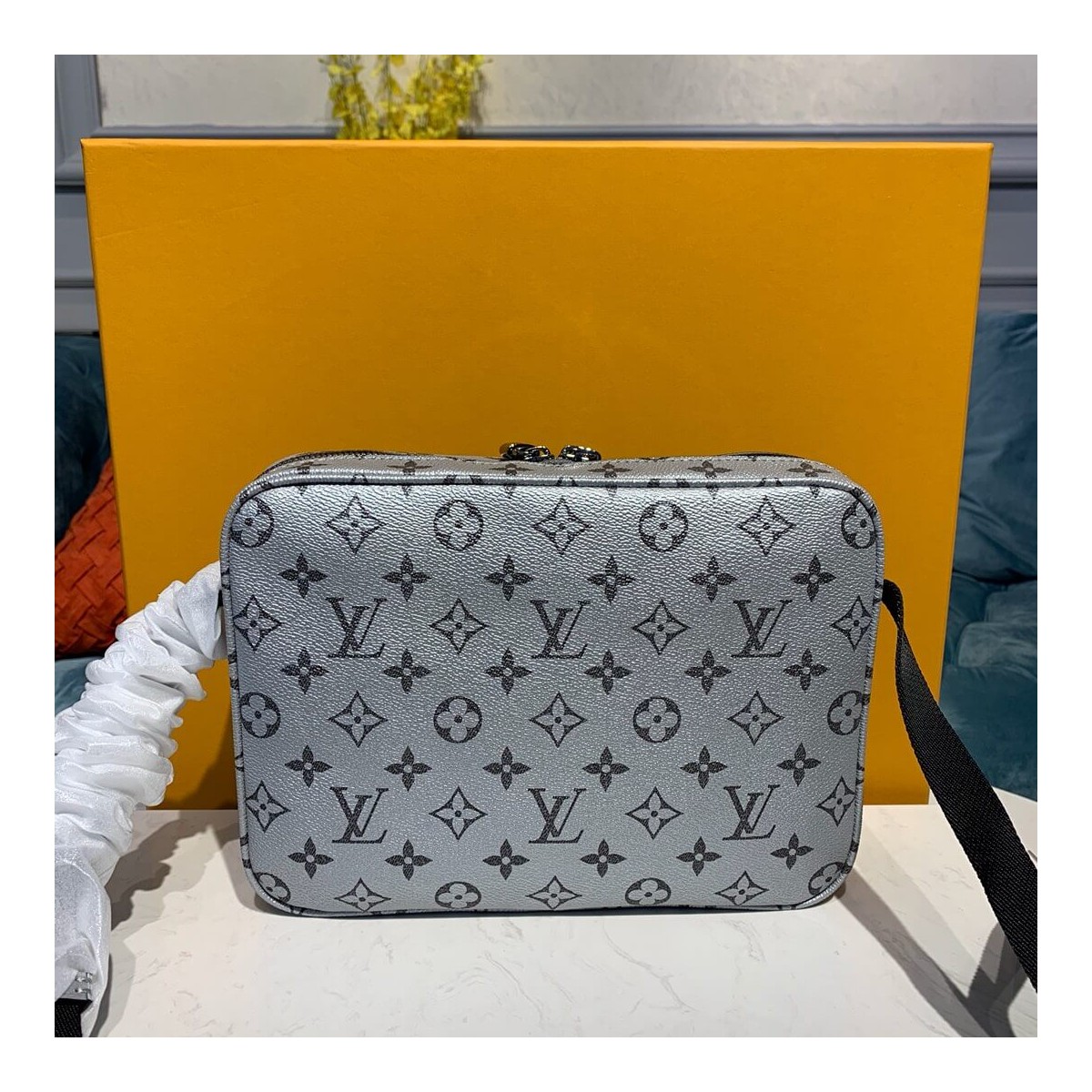 Louis Vuitton Monogram Messenger PM M43843