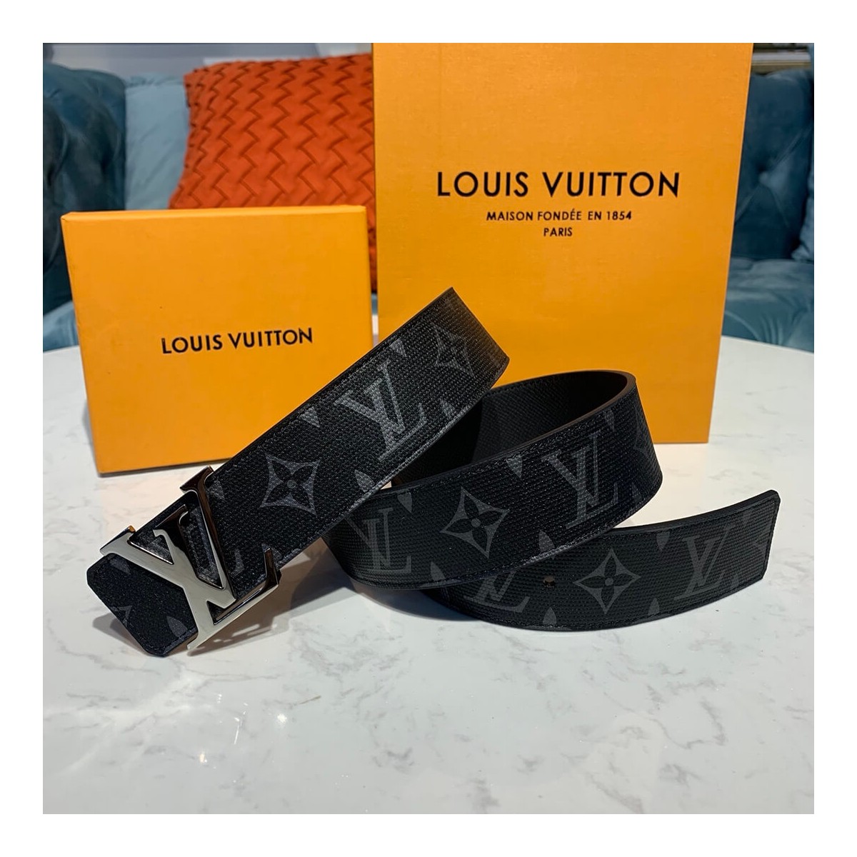 Louis Vuitton Monogram Eclipse LV Initiales 40mm Reversible M9043U