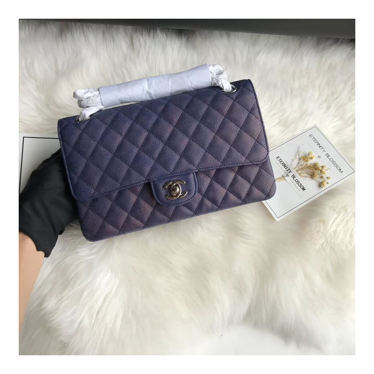 Chanel Caviar Calfskin Classic Flap Bag A01112