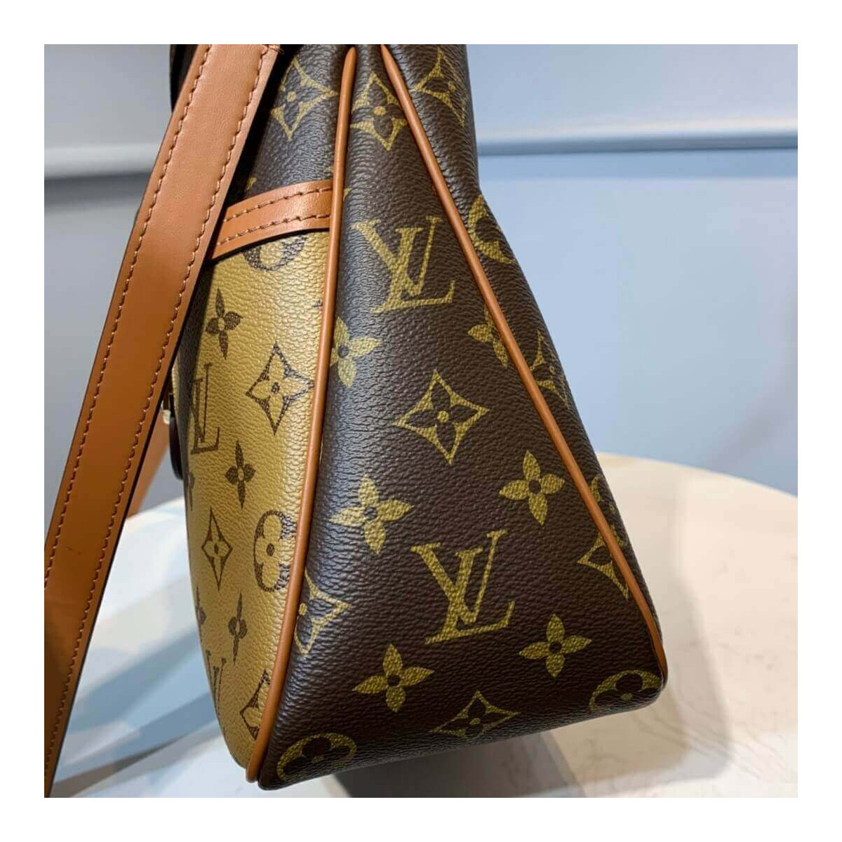 Louis Vuitton Hobo Dauphine PM M45194