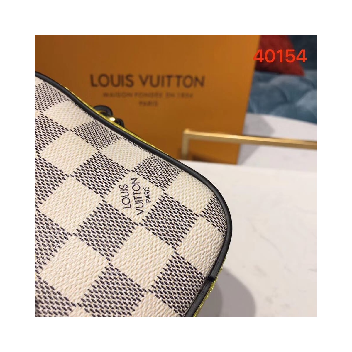 Louis Vuitton Damier Azur Canvas Saintonge N40154