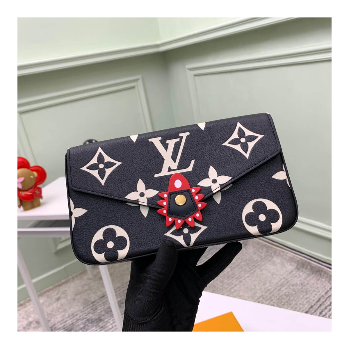 Louis Vuitton LV Crafty Felicie Pochette M69515