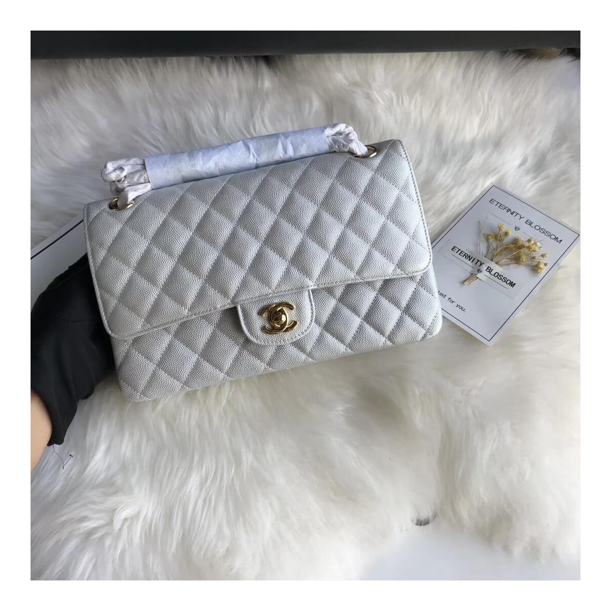 Chanel Caviar Calfskin Classic Flap Bag A01112