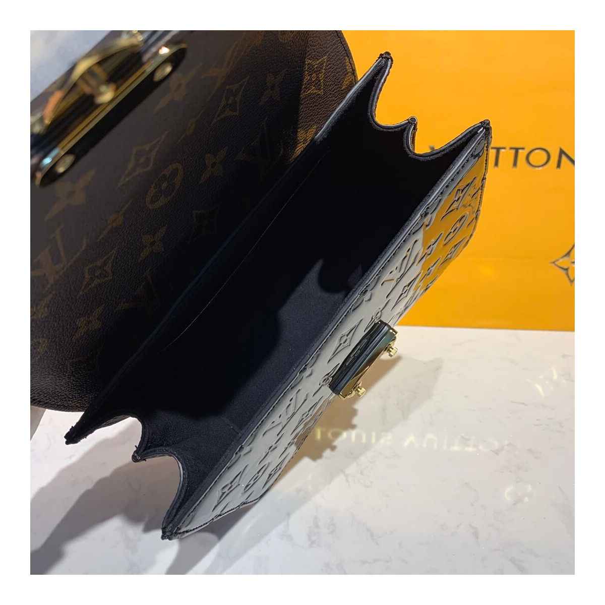 Louis Vuitton Monogram Vernis LV Wynwood M90445