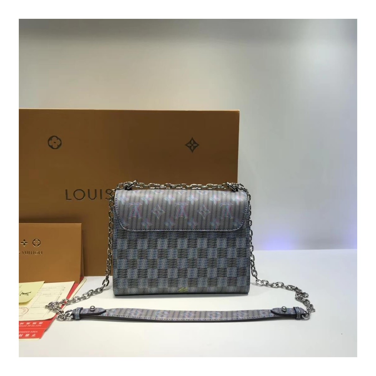 Louis Vuitton Twist MM M55480