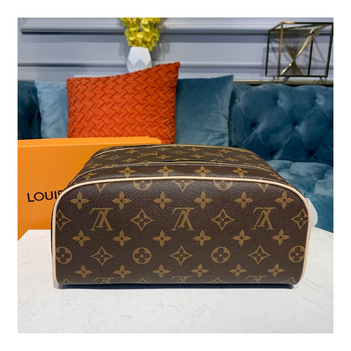 Louis Vuitton Monogram Canvas King Size Toiletry Bag M47528