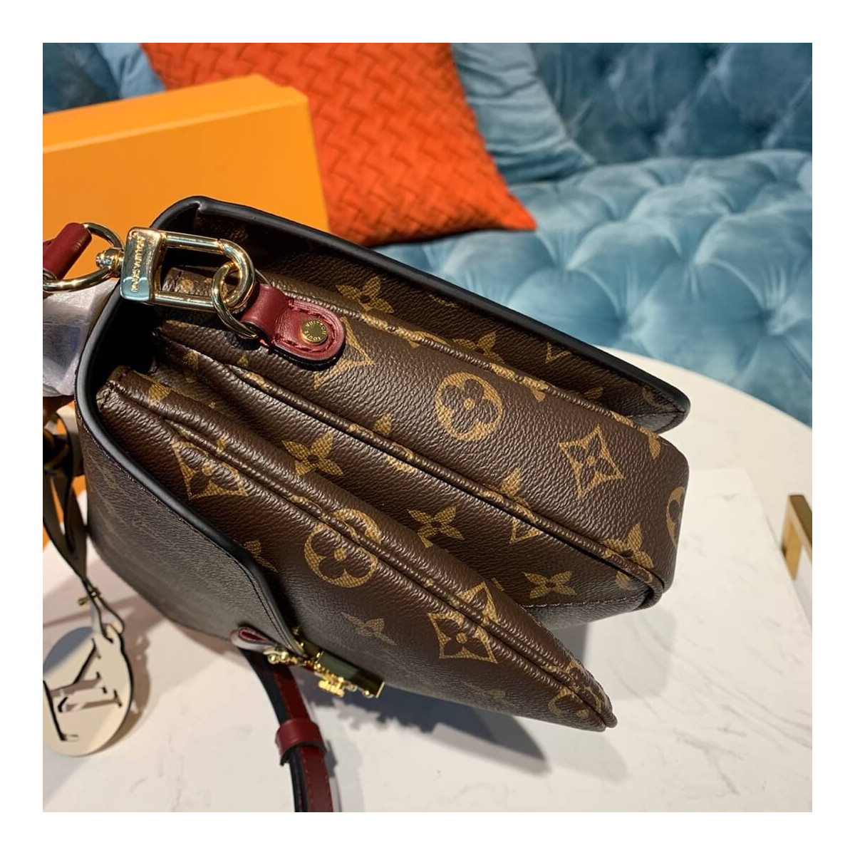 Louis Vuitton Monogram Canvas Pochette Metis M44668