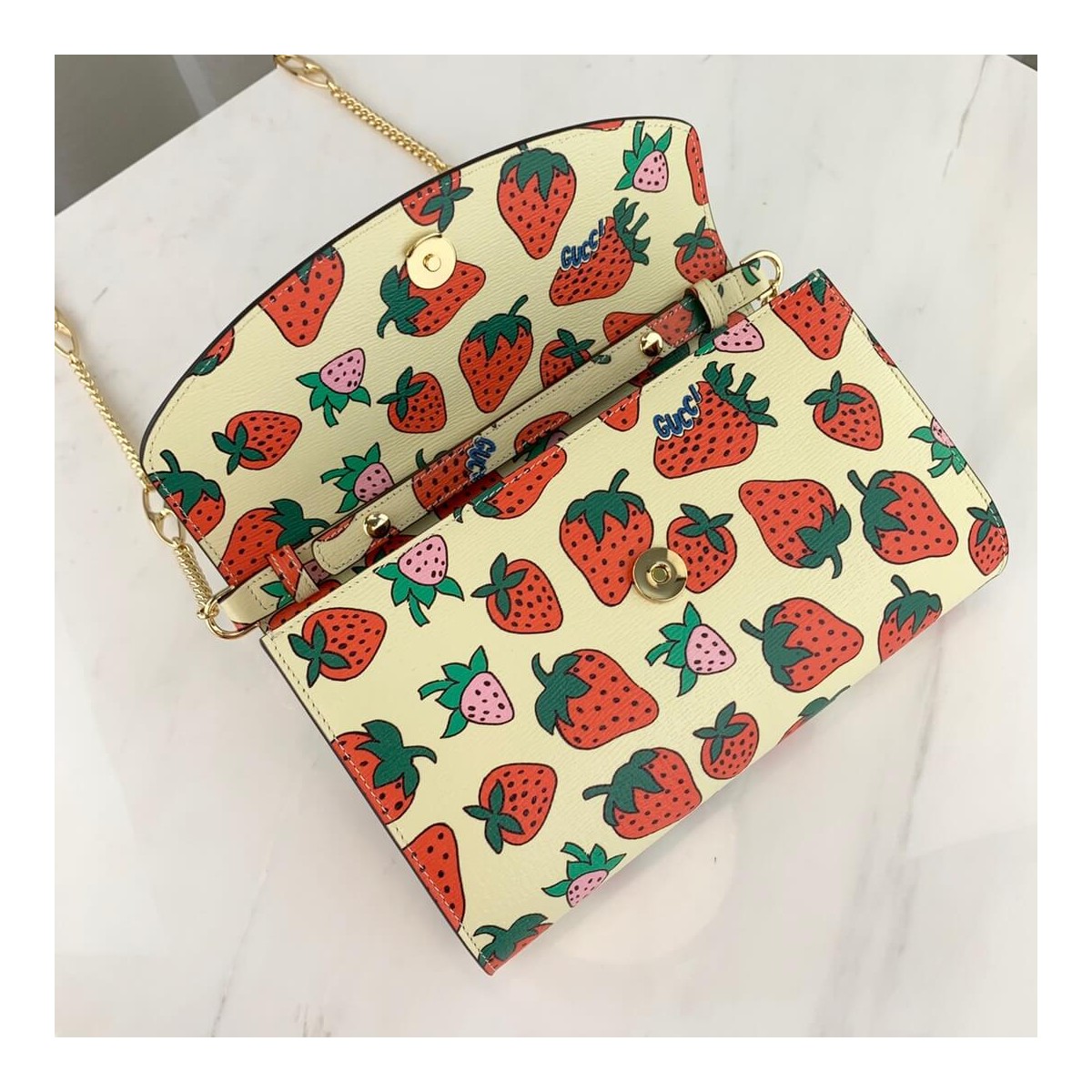 Gucci Zumi Strawberry Print Small Shoulder Bag 572375