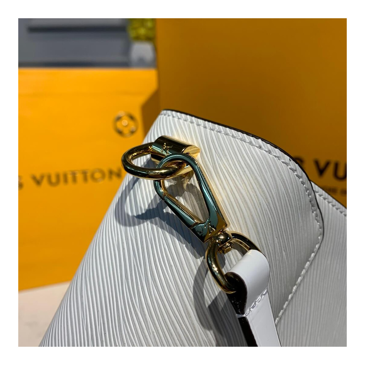 Louis Vuitton Twist MM And Twisty M55683 White/Gold