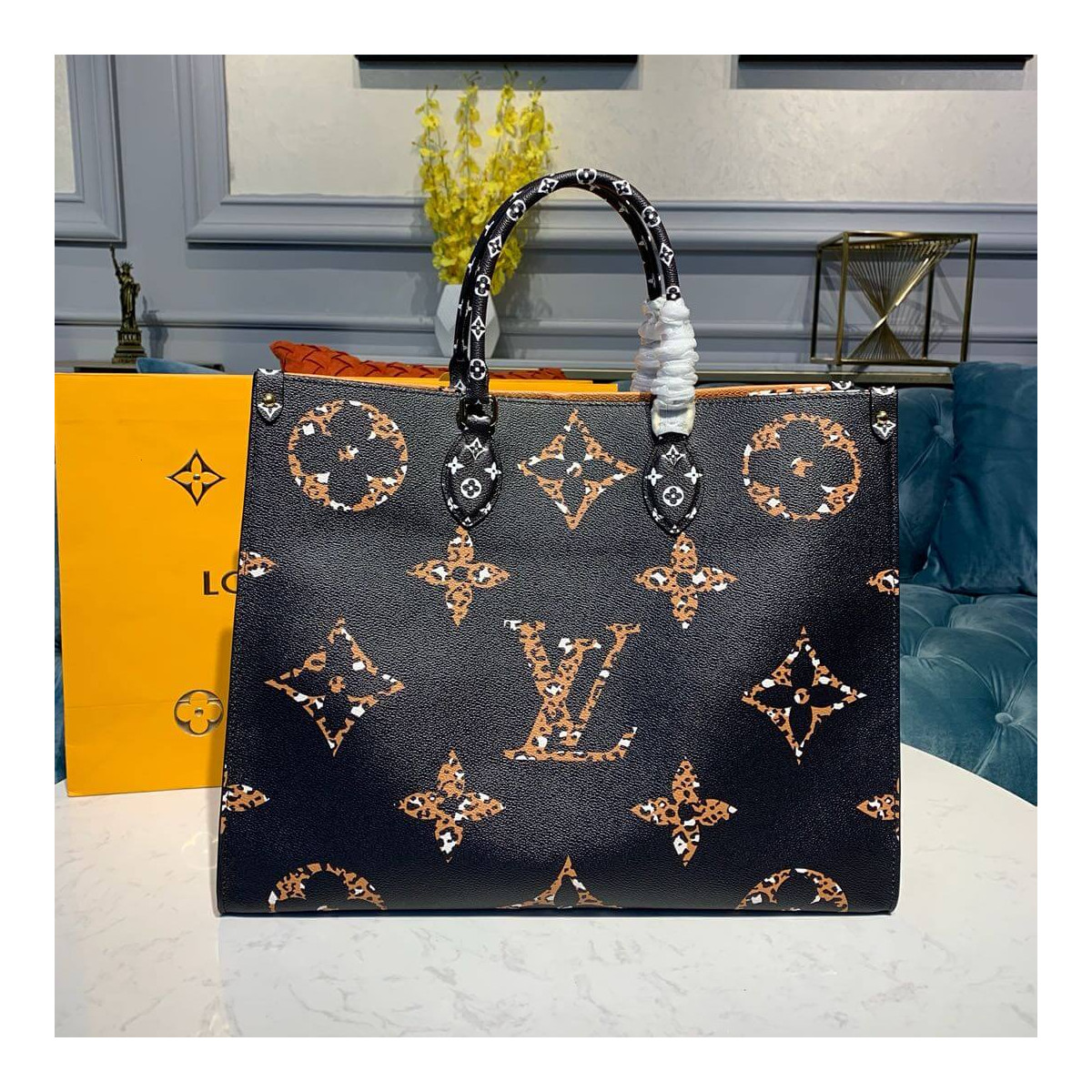 Louis Vuitton Onthego M44674 Black/Caramel