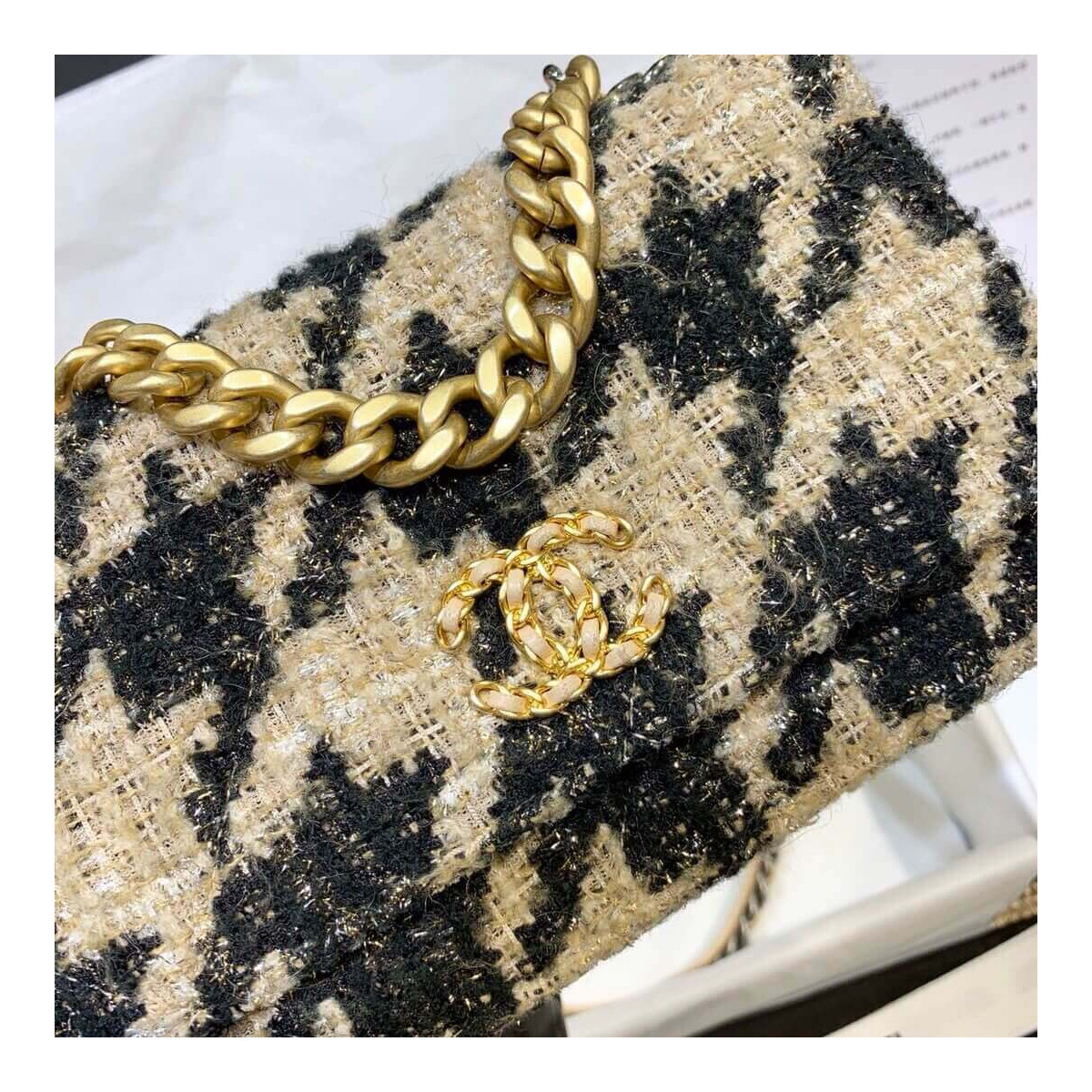 Chanel 19 Tweed Woc With Leather Coin Purse AP0985