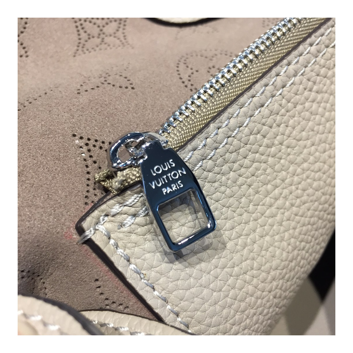 Louis Vuitton Carmel M53188 M52950