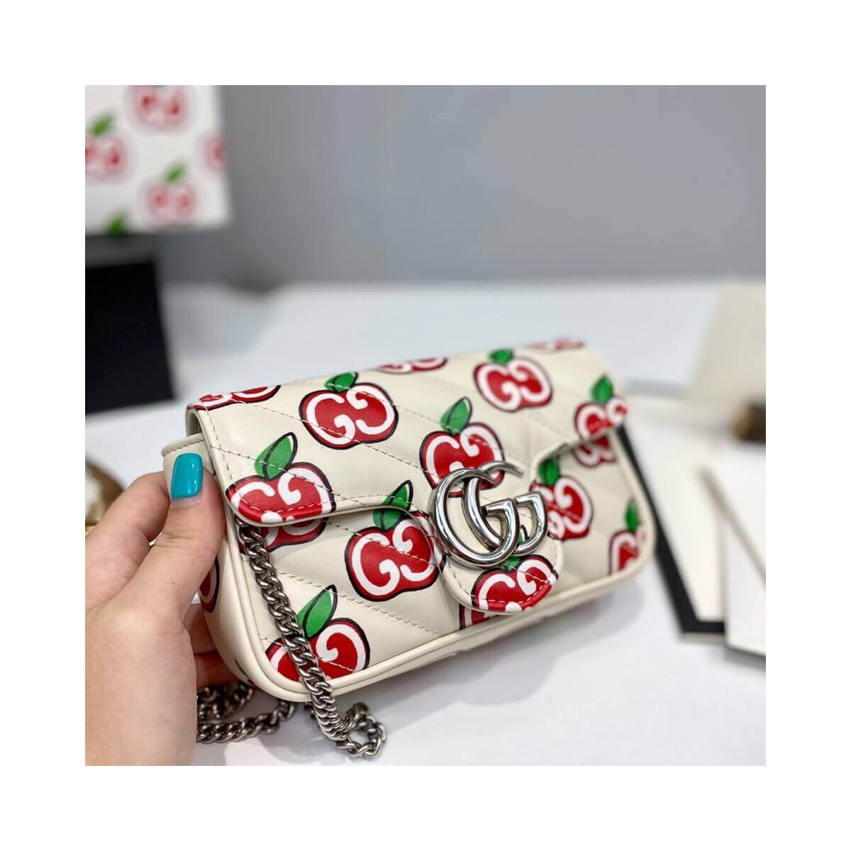 Gucci GG Apple Print Super Mini Bag 476433