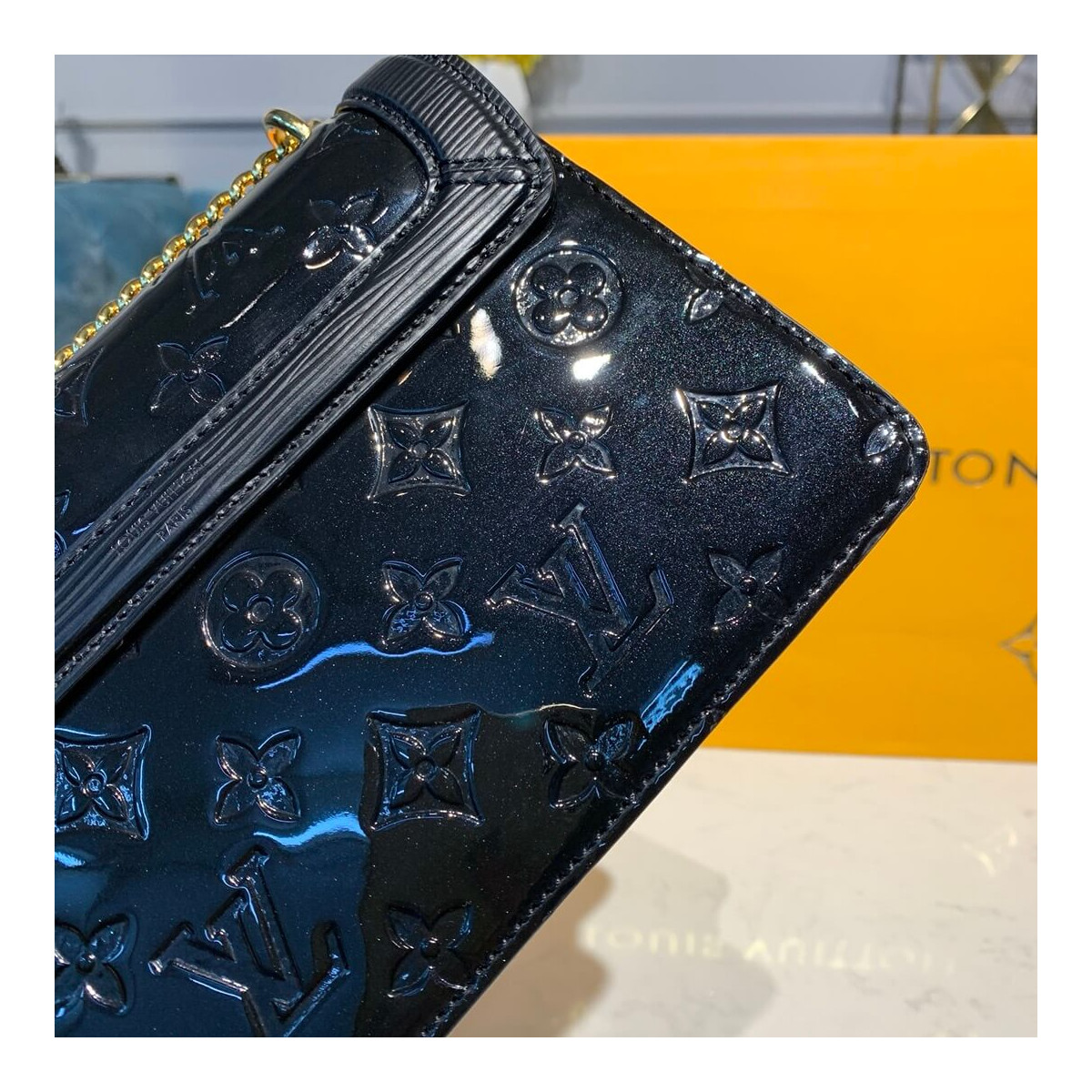 Louis Vuitton Monogram Vernis LV Wynwood M90445