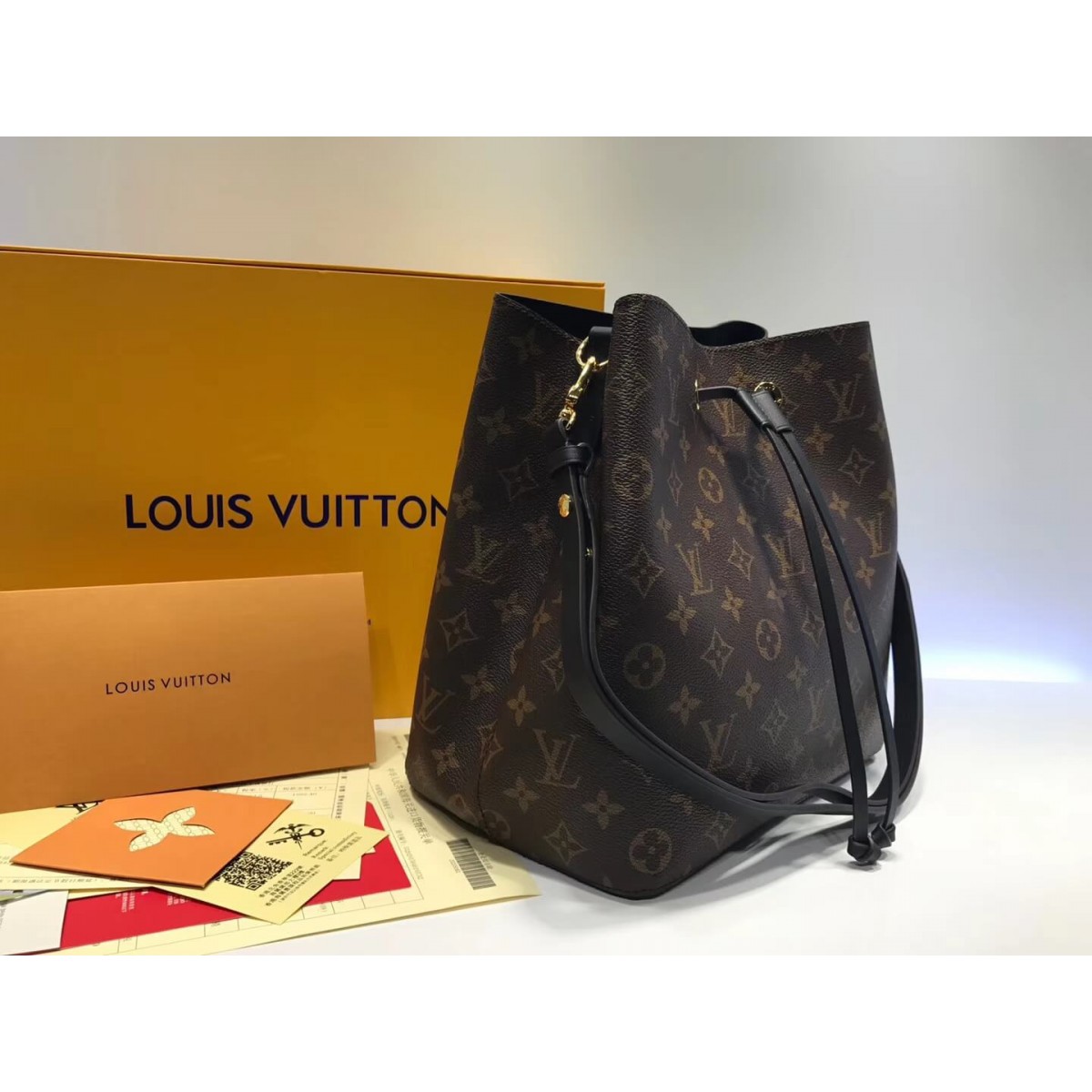 Louis Vuitton Monogram Canvas NeoNoe M44021