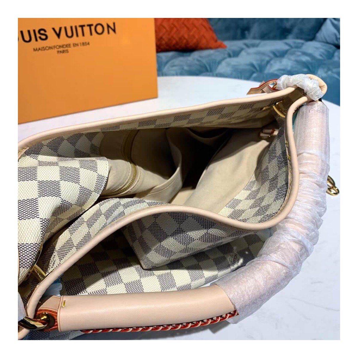 Louis Vuitton Damier Azur Canvas Artsy MM N40253