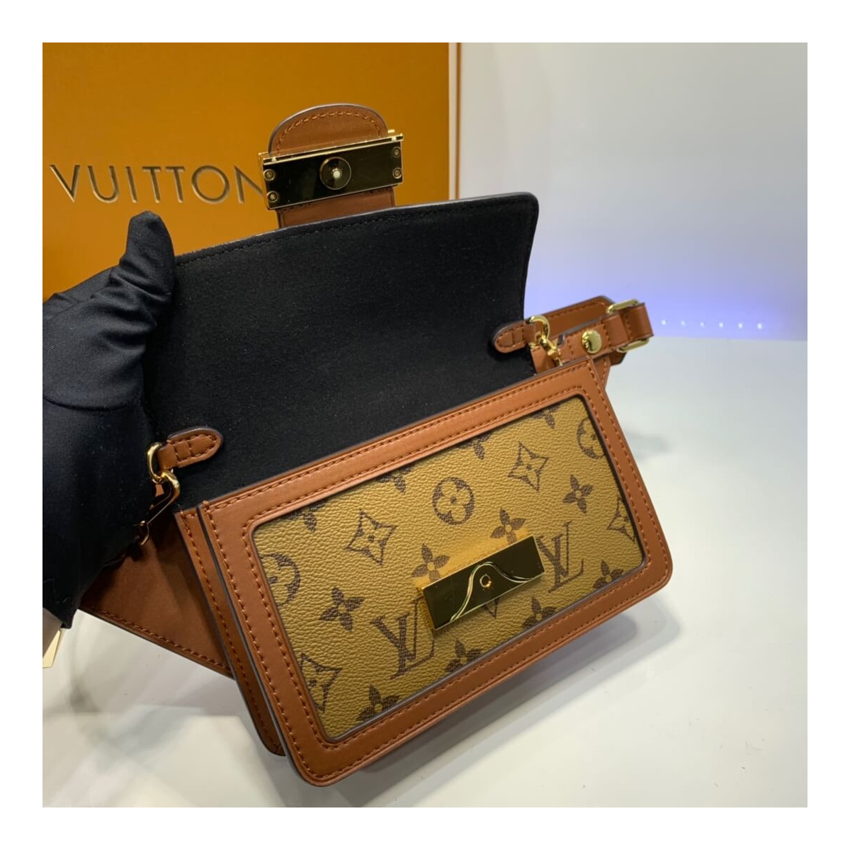 Louis Vuitton Bumbag Dauphine M44586