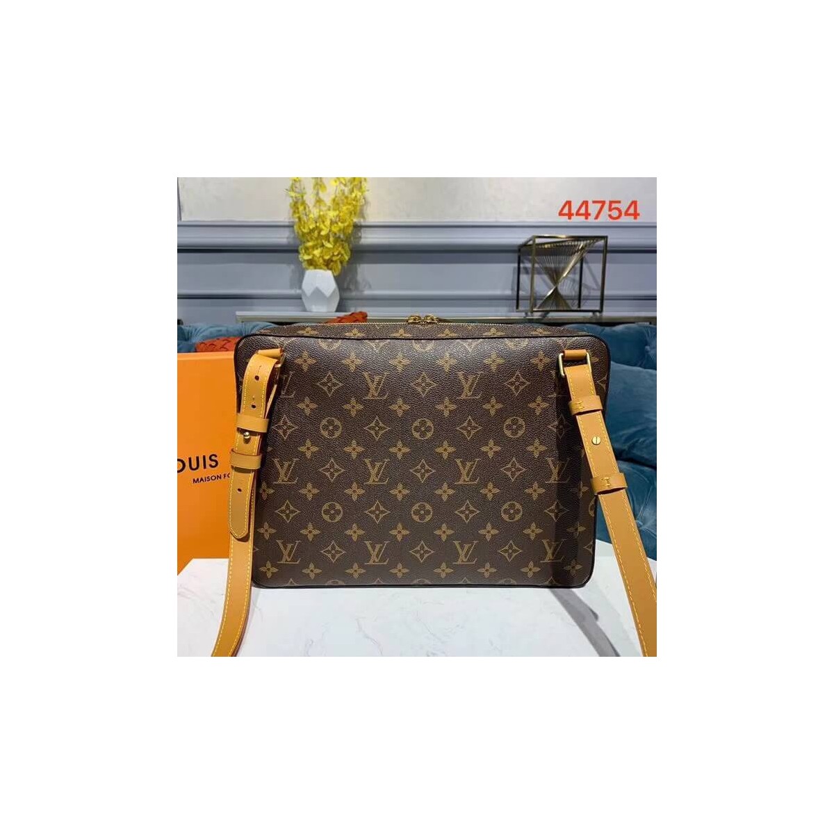 Louis Vuitton Soft Trunk Messenger MM M44754