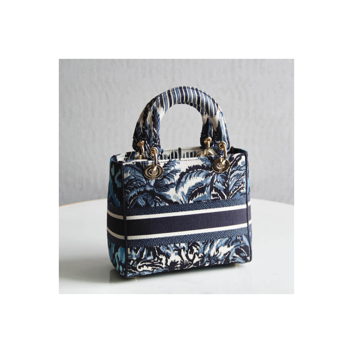 Dior Medium Blue Alms Embroidery Lady D-Lite Bag M0565