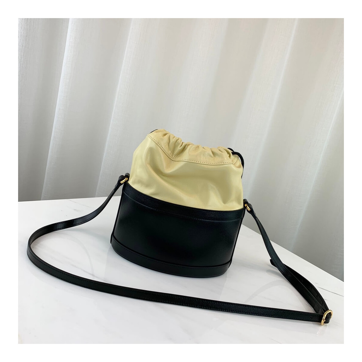 Gucci 1955 Horsebit Bucket Bag 602118 Black/Butter