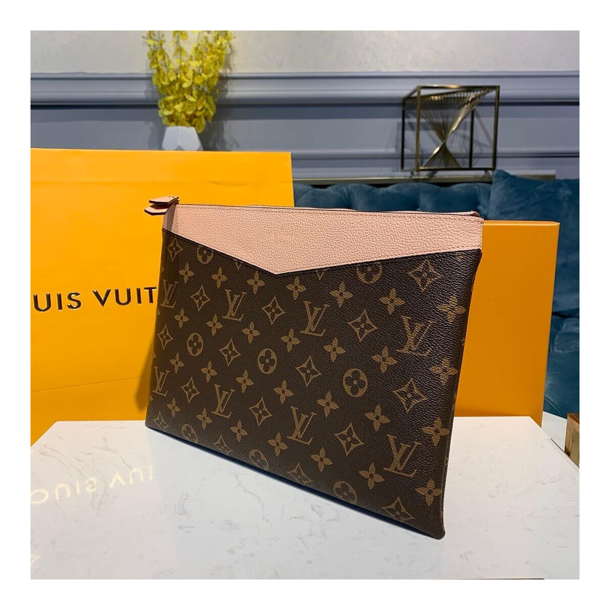 Louis Vuitton Monogram Canvas Daily Pouch M62942