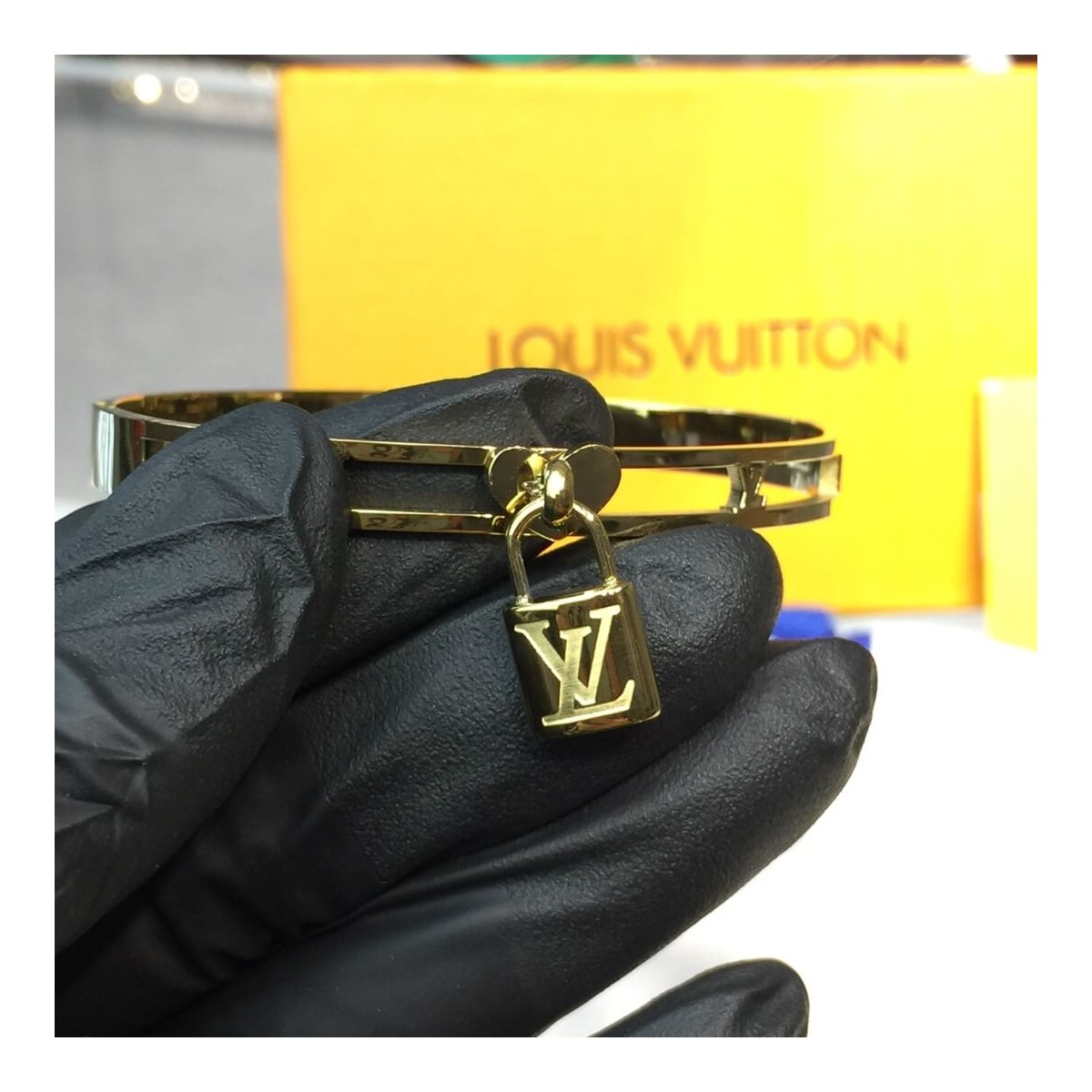 Louis Vuitton M6228 LV Lockit Bracelet Yellow Gold