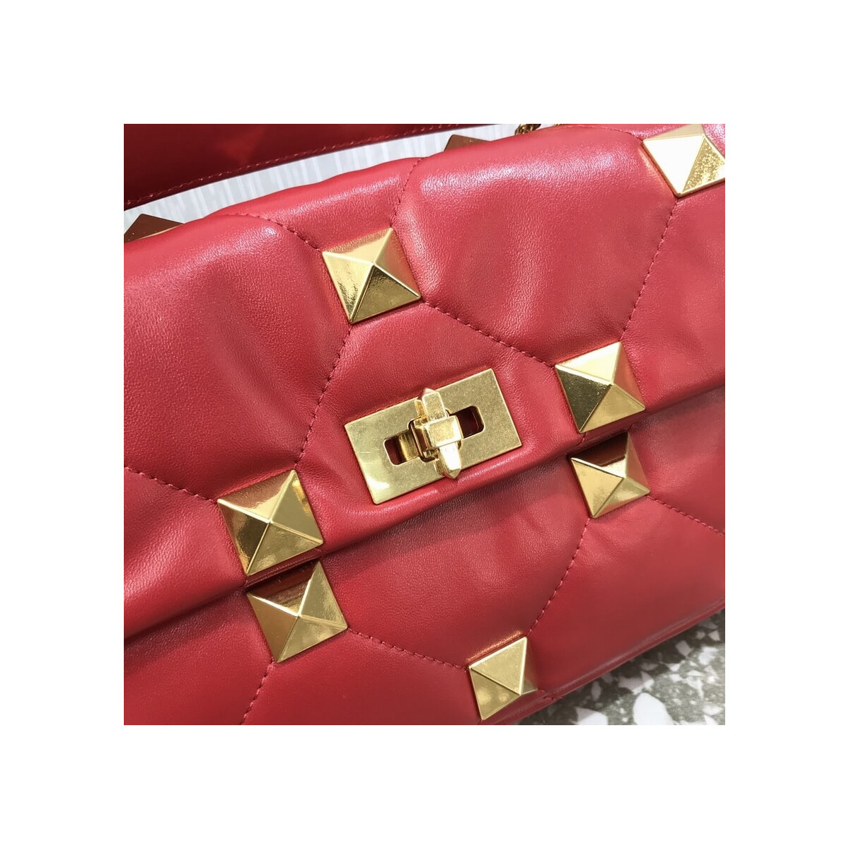 Valentino Roman Stud The Shoulder Bag In Nappa With Chain 1189S